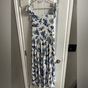 Blue and white floral flutter sleeve dress